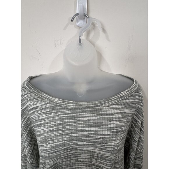 Womens SPADE & HEART Knit Top Medium Cold Shoulder Long Sleeve Casual USA - Picture 4 of 11